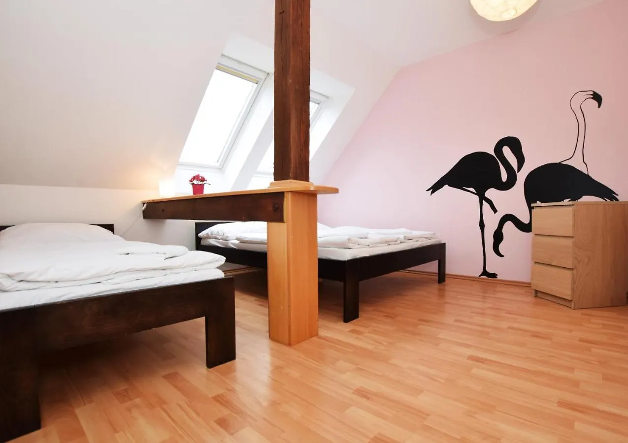 Flamingo Apartments Praha Penzion