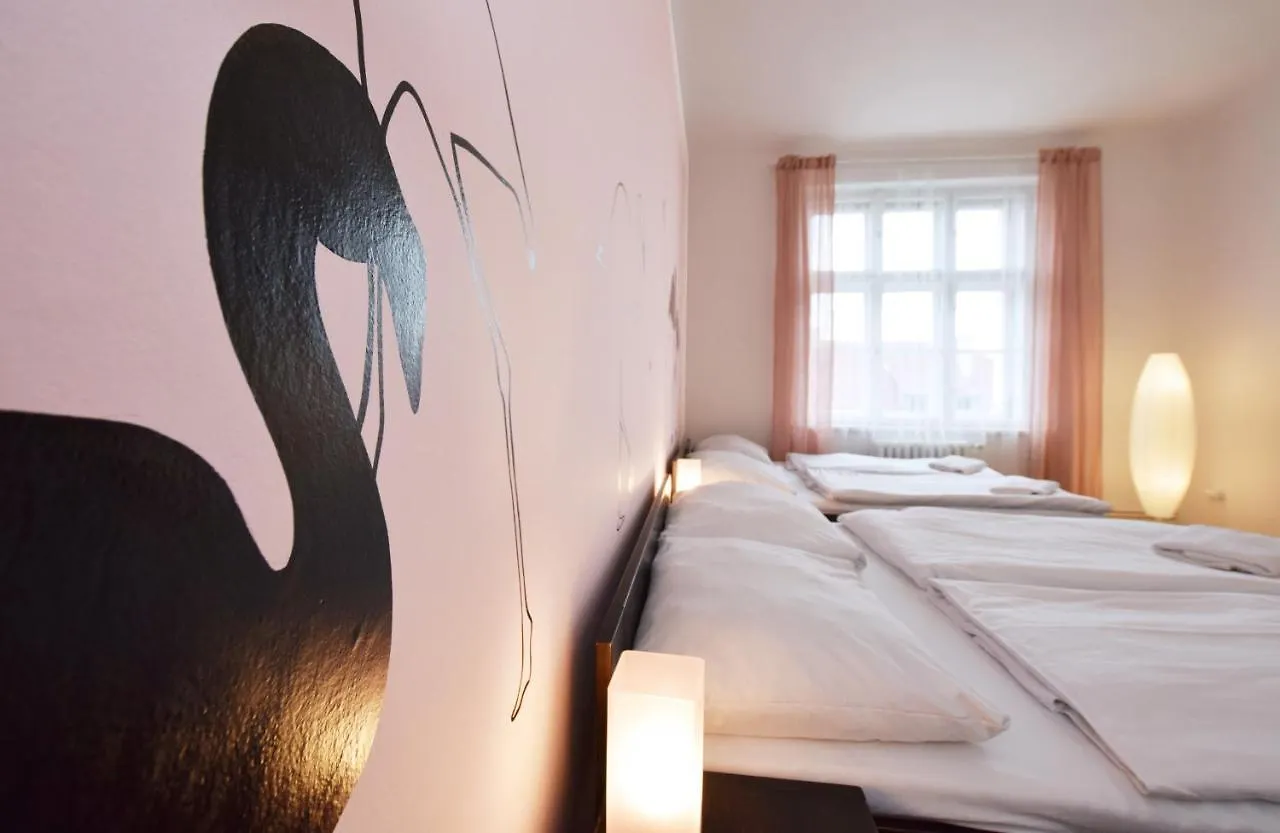 Flamingo Apartments Praha Penzion