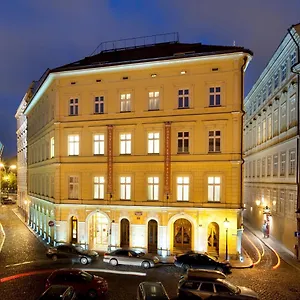Charles Bridge Palace Прага