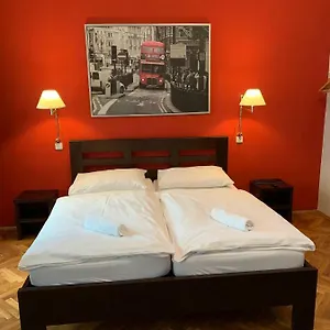 Hotel Central Station Studios, Praga