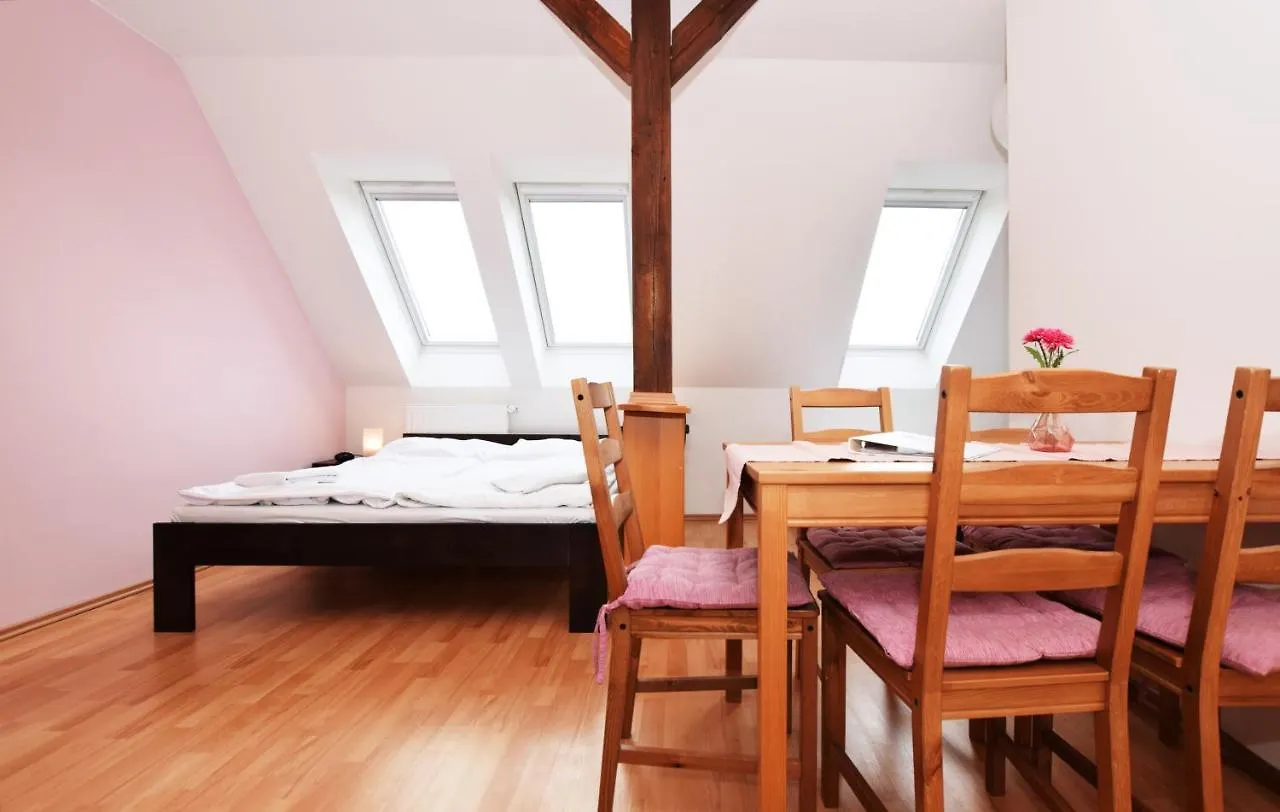 Flamingo Apartments Prague Guest house